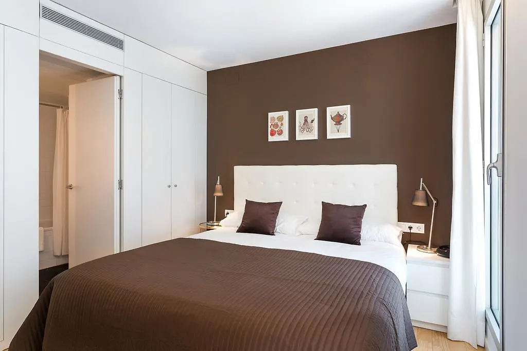 Urban District Apartments - Rambla Suites & Pool Barcelona
