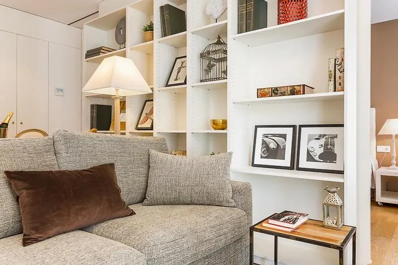 Urban District Apartments - Rambla Suites & Pool Barcelona