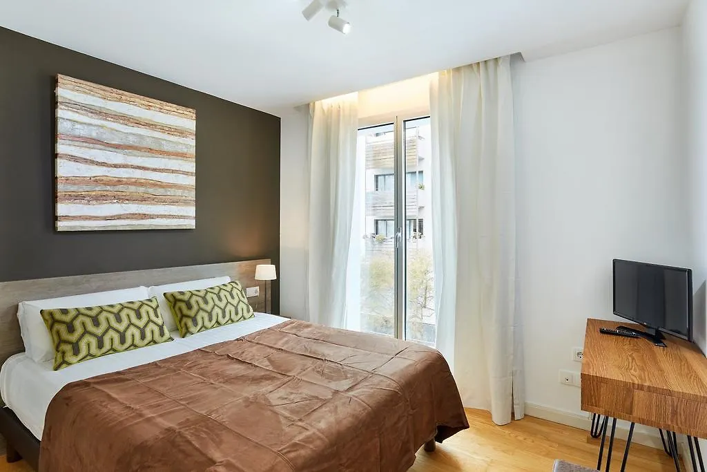 Urban District Apartments - Rambla Suites & Pool Barcelona