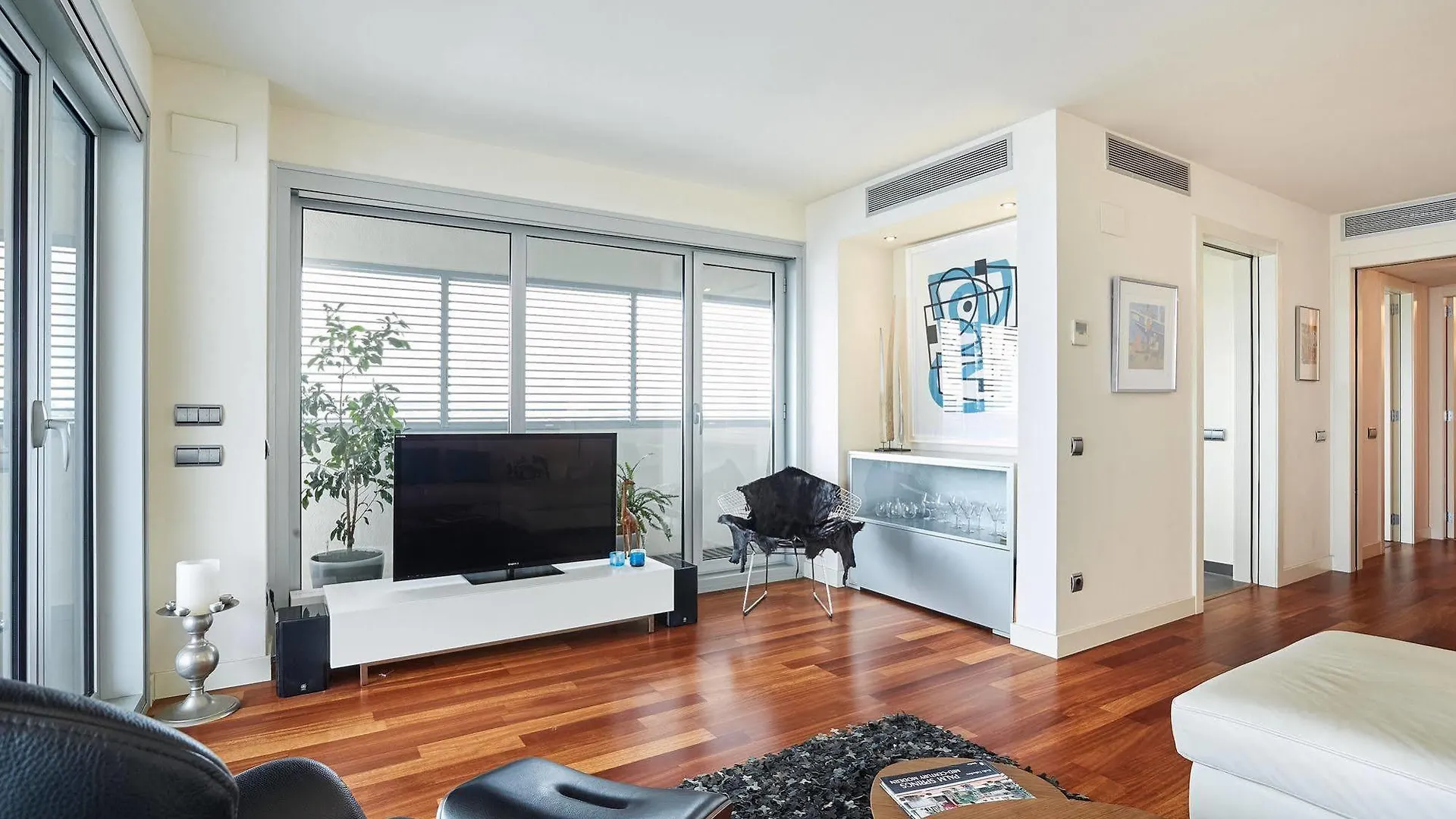 Urban District Apartments - Rambla Suites & Pool Barcelona