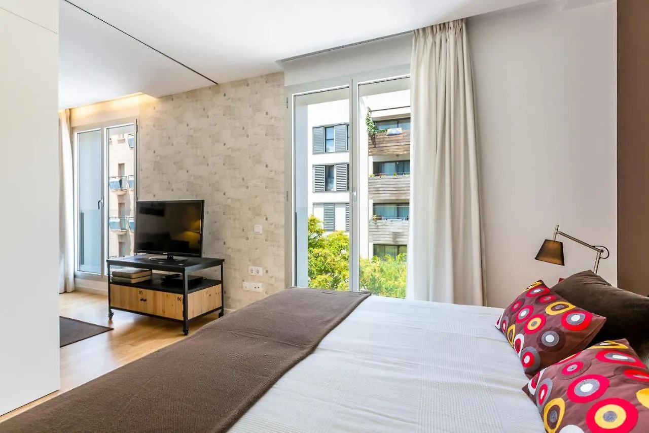 Urban District Apartments - Rambla Suites & Pool Barcelona