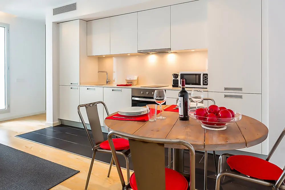 Urban District Apartments - Rambla Suites & Pool Barcellona