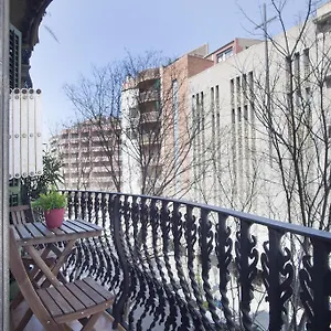 Apartment Aparteasy - Authentic Family, Barcelona