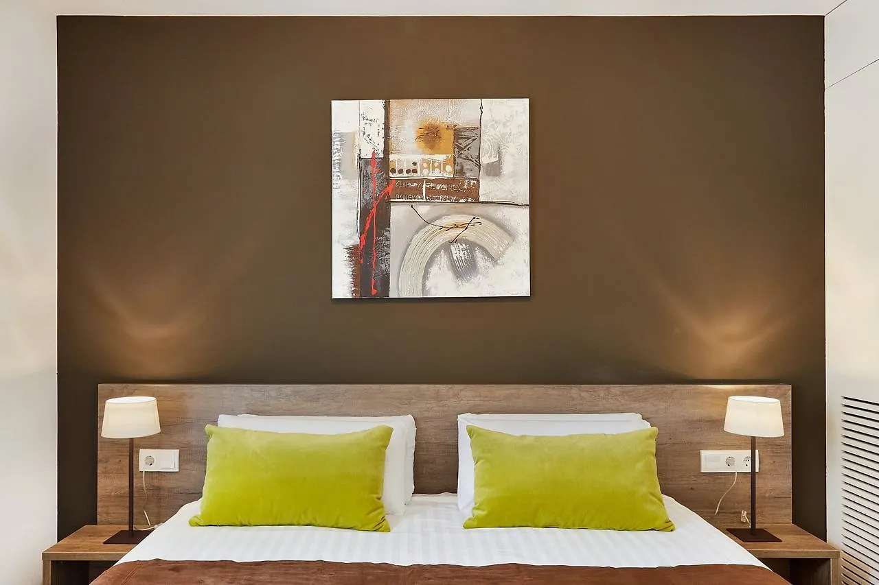 Urban District Apartments - Rambla Suites & Pool Barcelona Spain