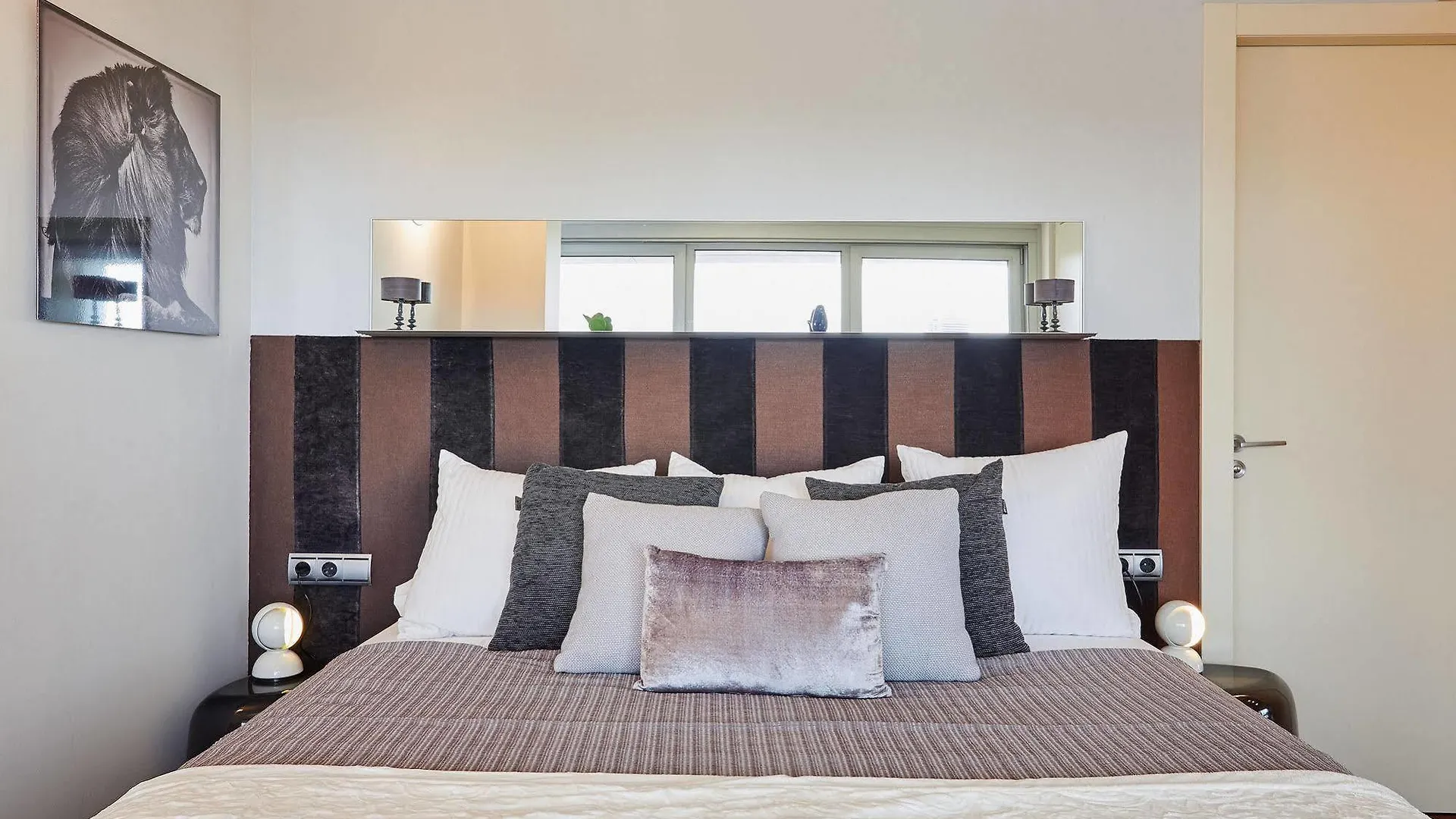 Urban District Apartments - Rambla Suites & Pool Barcelona Spain